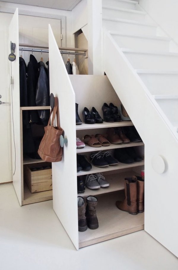 Ten ideas on how to make the most of the space under the stairs Interior Design Paradise