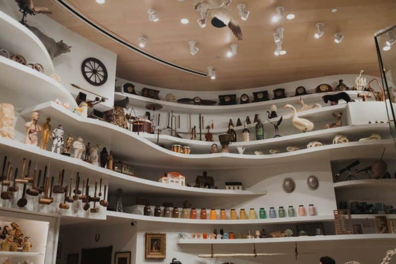 An amazing shelving system