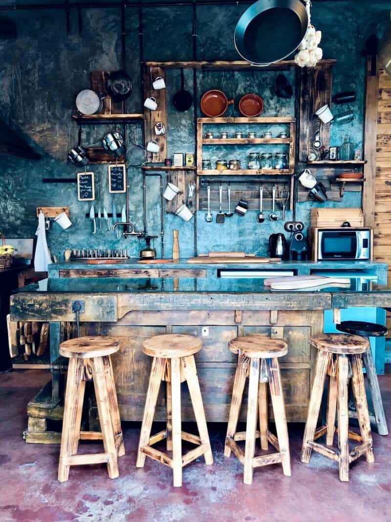 Interesting open storage kitchen shelves