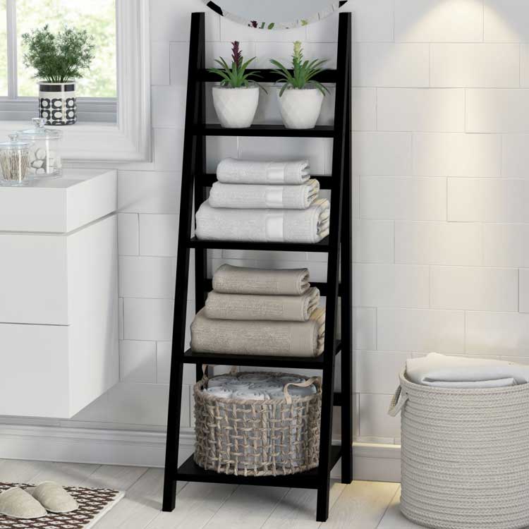 Towel storage ladder