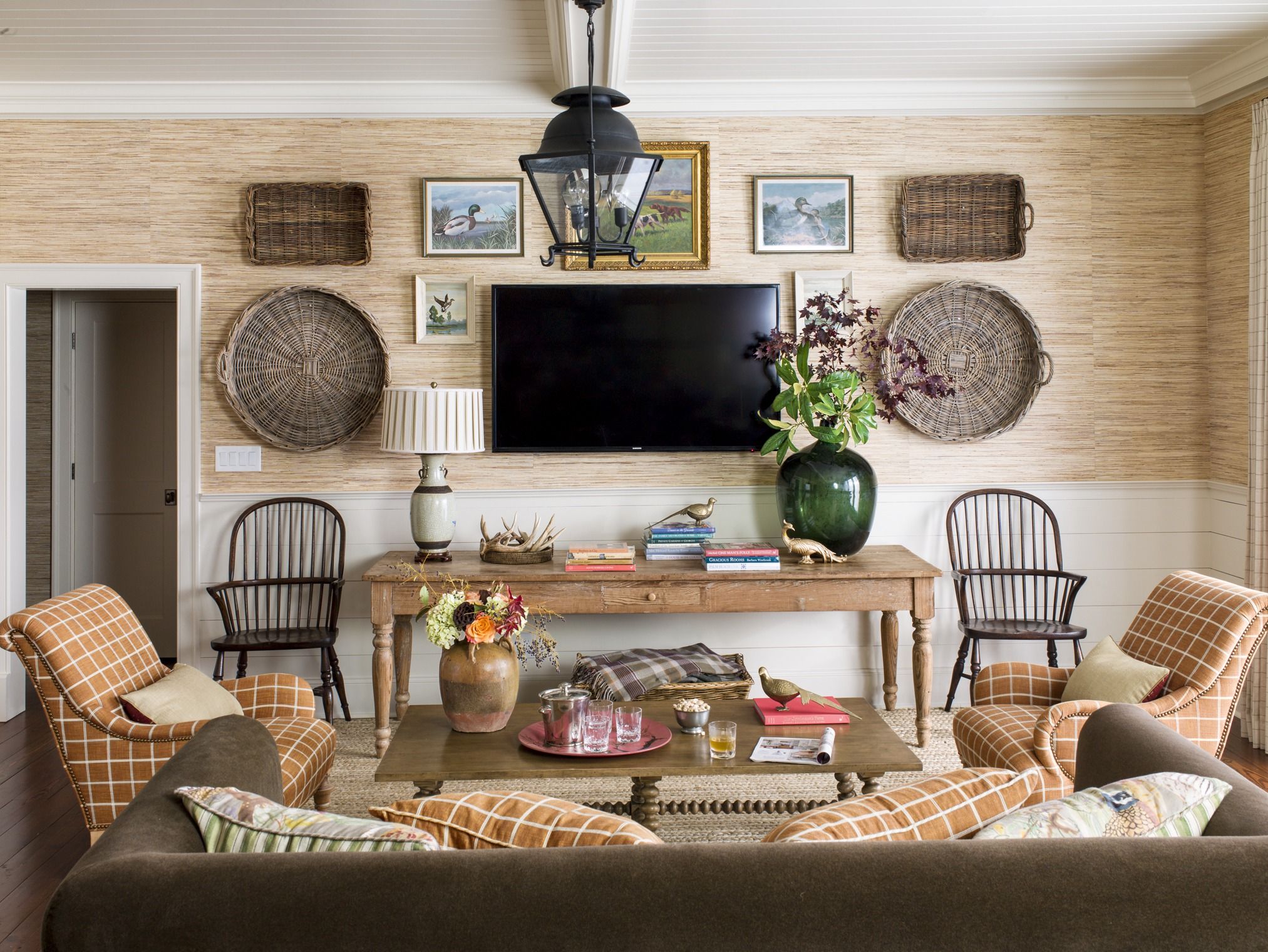 Rustic Living Room Ideas With Black Walnut Trim